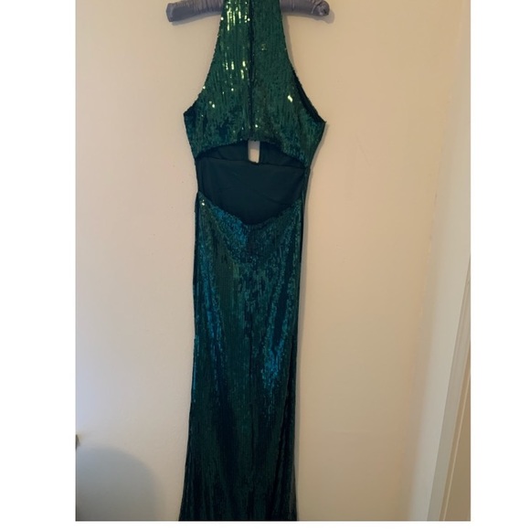 Green sequin formal gown - Picture 2 of 7